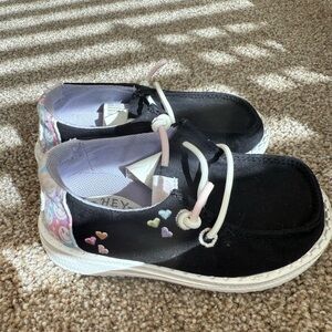 Hey Dude Little Girls Black Slip on Shoes / Size C7 / Lightly Worn / Good Cond.